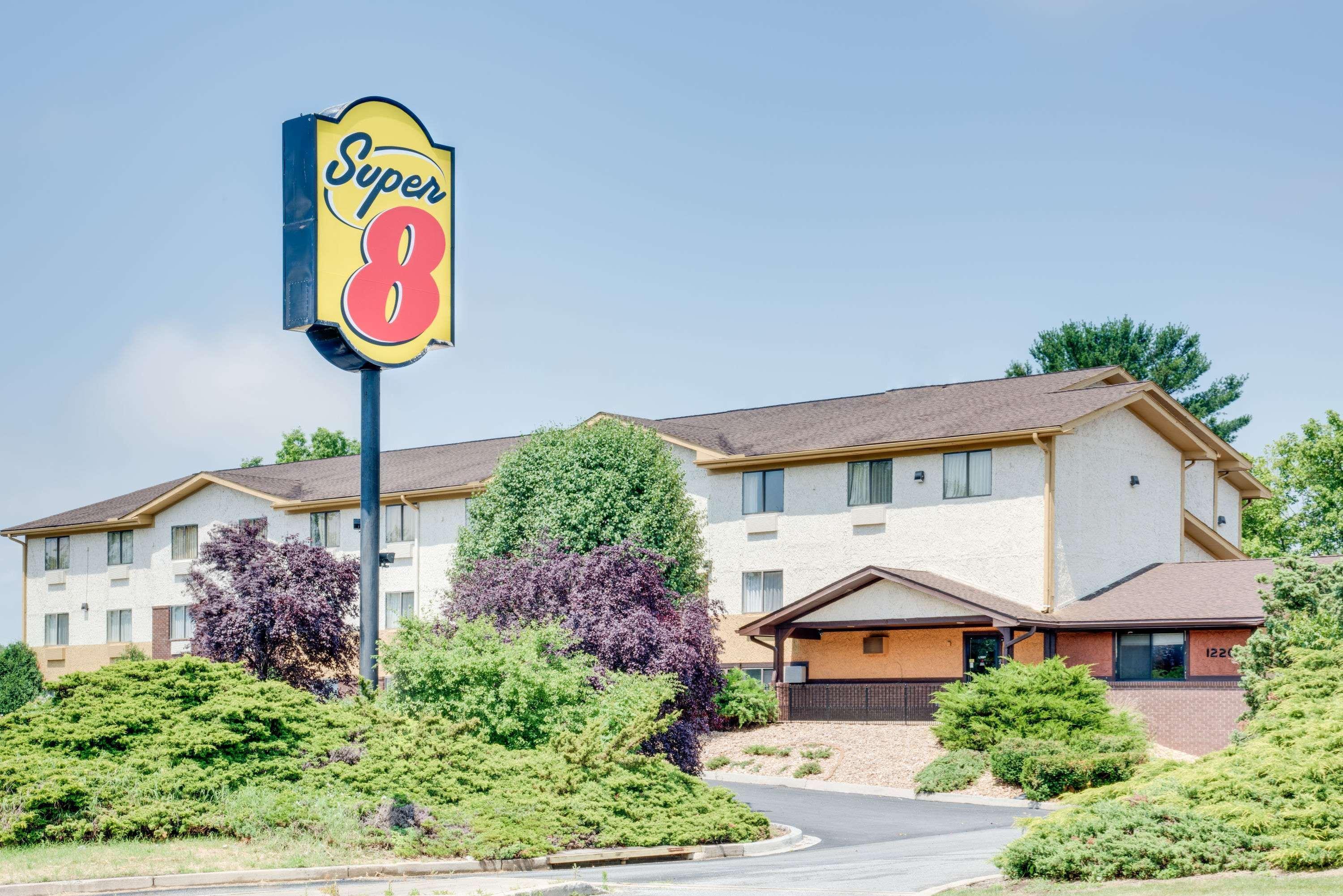 Super 8 By Wyndham Hagerstown I-70 Motel Екстериор снимка