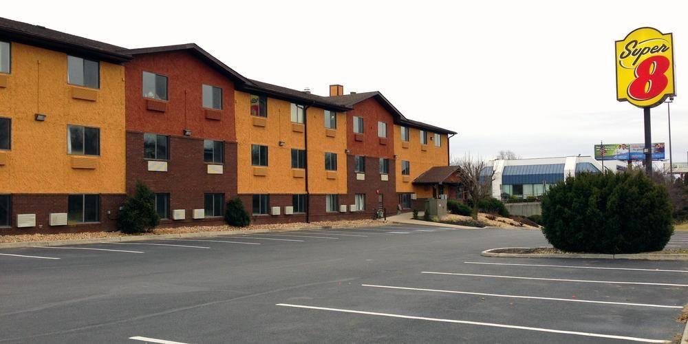 Super 8 By Wyndham Hagerstown I-70 Motel Екстериор снимка